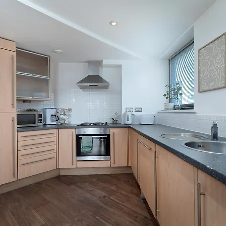 Apartment Scandi Abode In Leeds - Sleeps 8