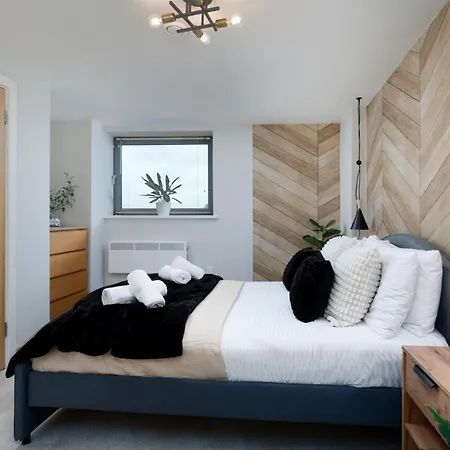 Scandi Abode In Leeds - Sleeps 8 Apartment