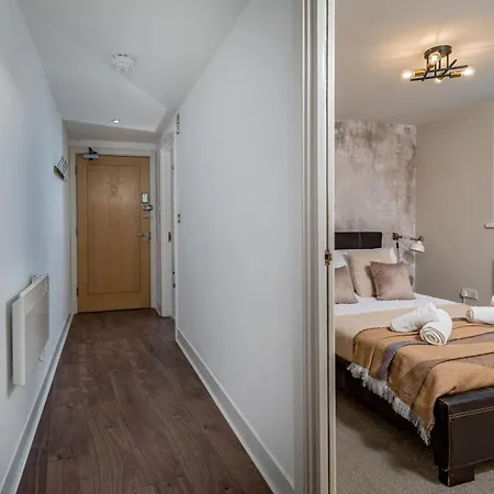 Scandi Abode In Leeds - Sleeps 8 * Leeds (West Yorkshire)