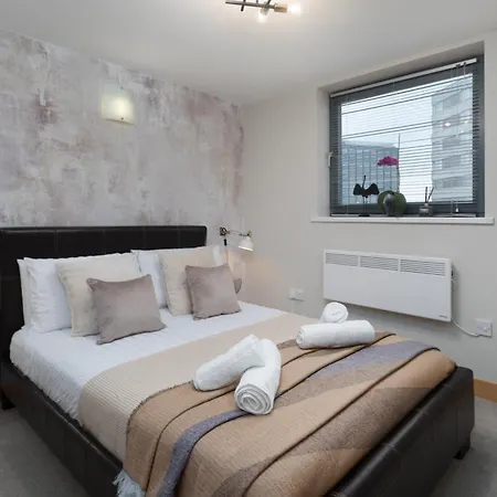 Scandi Abode In Leeds - Sleeps 8 Apartment Leeds (West Yorkshire)