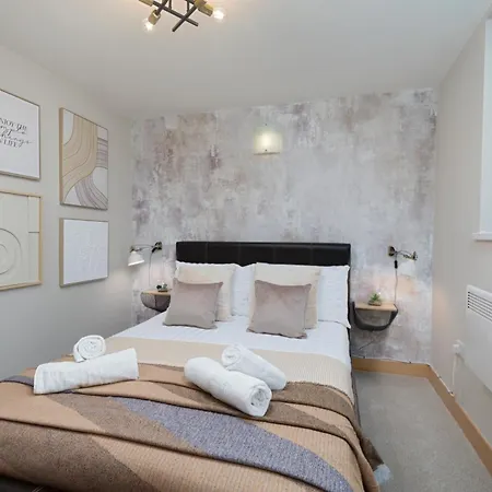 Apartment Scandi Abode In Leeds - Sleeps 8