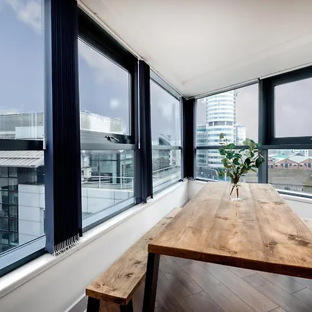 Scandi Abode In Leeds - Sleeps 8 Apartment